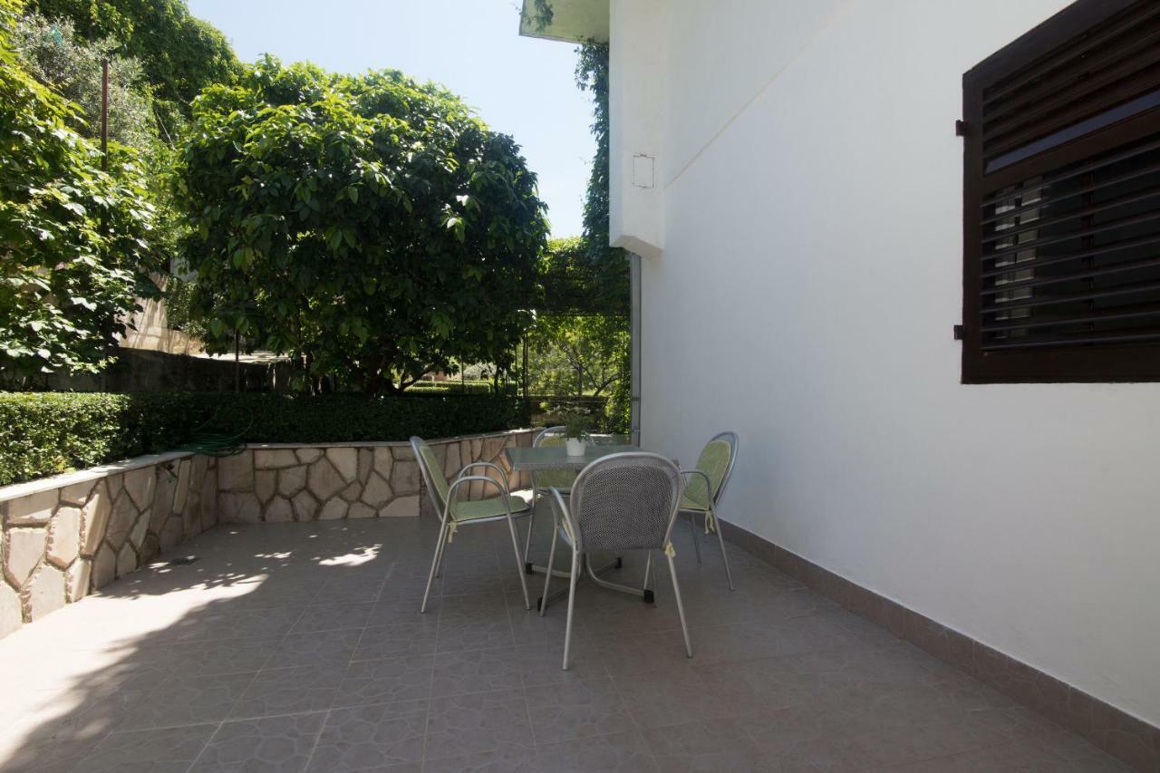 Apartments Jelka Jelsa  Exterior photo