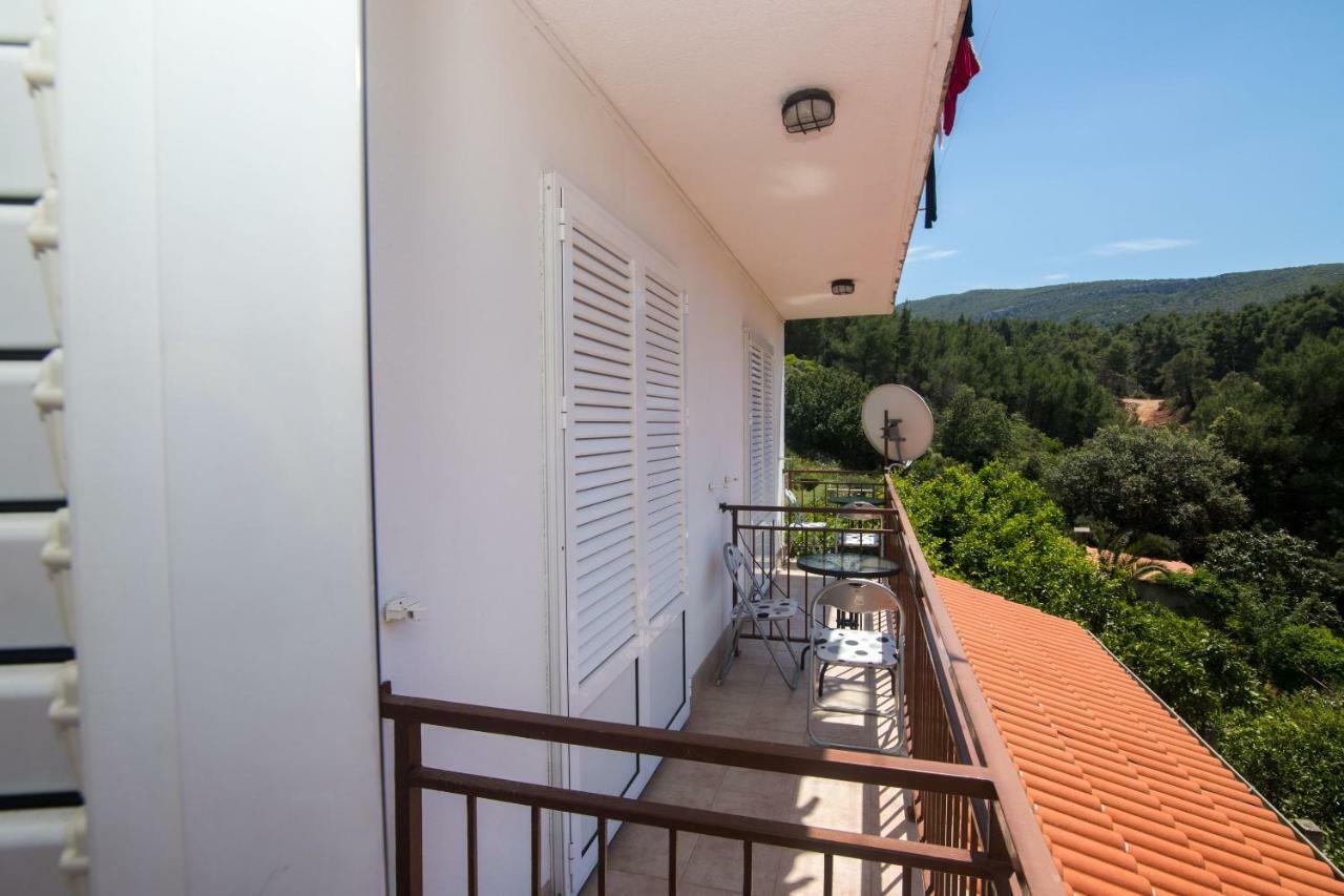 Apartments Jelka Jelsa  Exterior photo